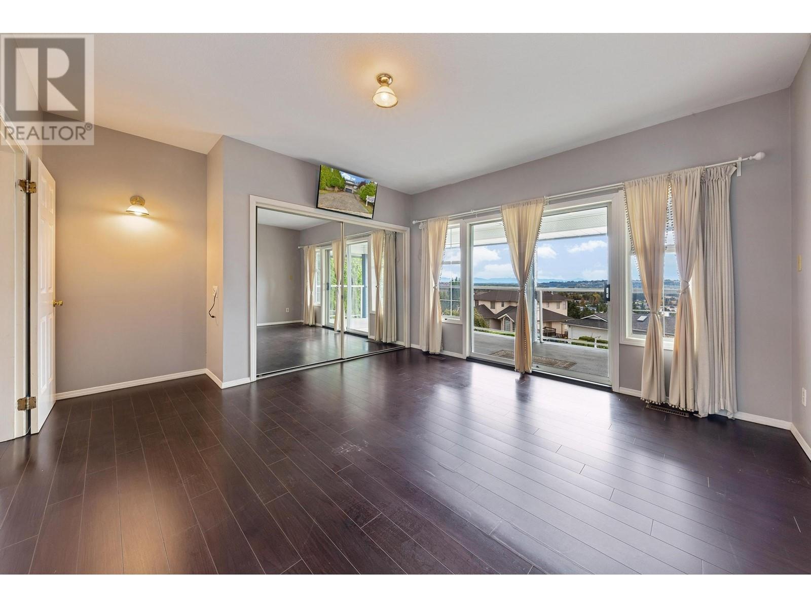 2249 Monashee Court, Coquitlam, British Columbia  V3K 6P7 - Photo 4 - R2825540