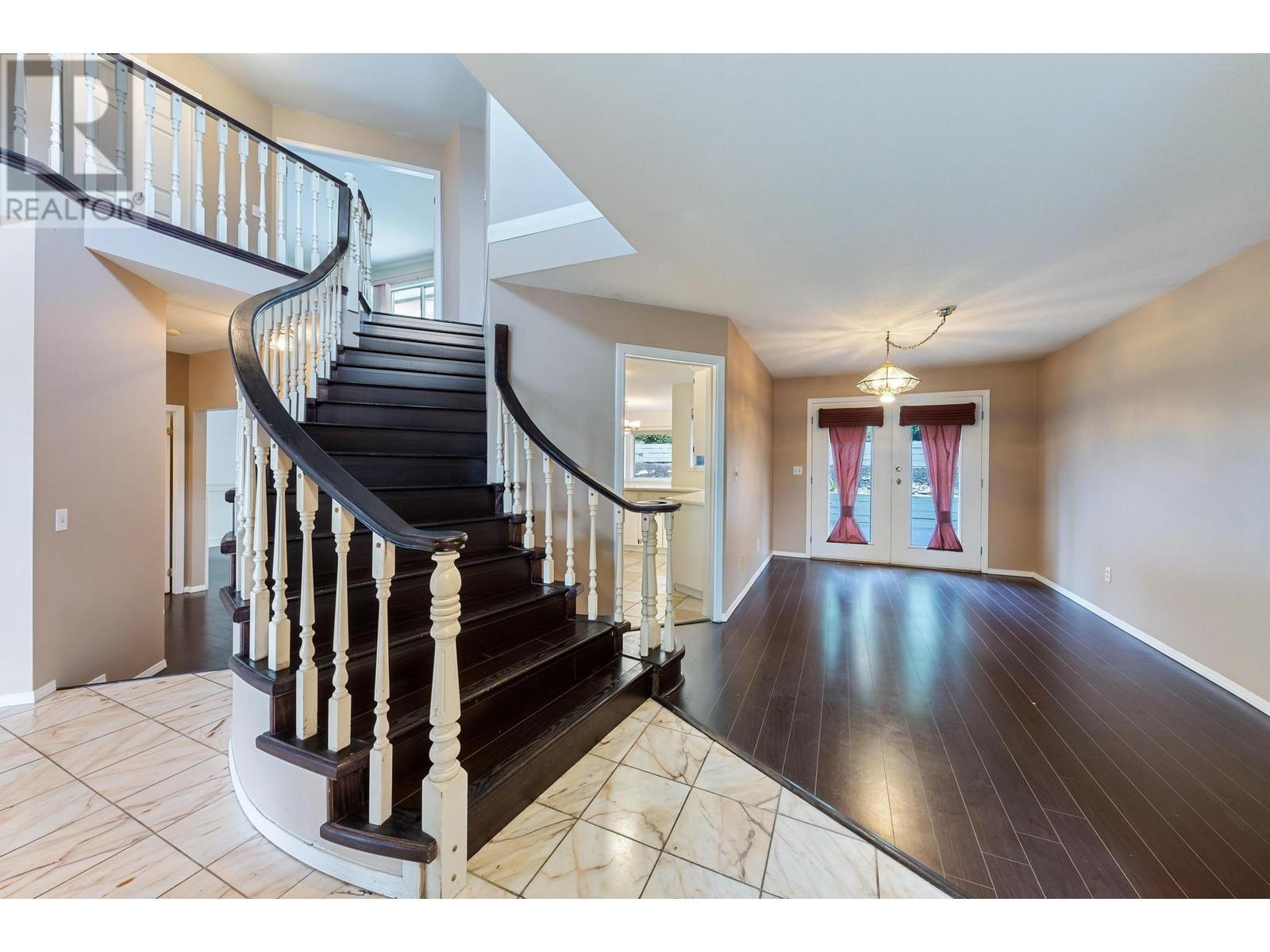 2249 Monashee Court, Coquitlam, British Columbia  V3K 6P7 - Photo 3 - R2825540
