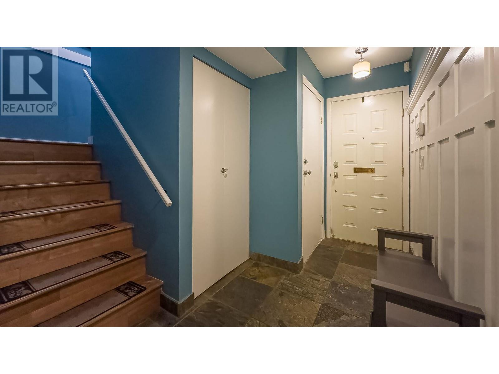 8531 Woodtrail Place, Burnaby, British Columbia  V5A 4A9 - Photo 17 - R2825002