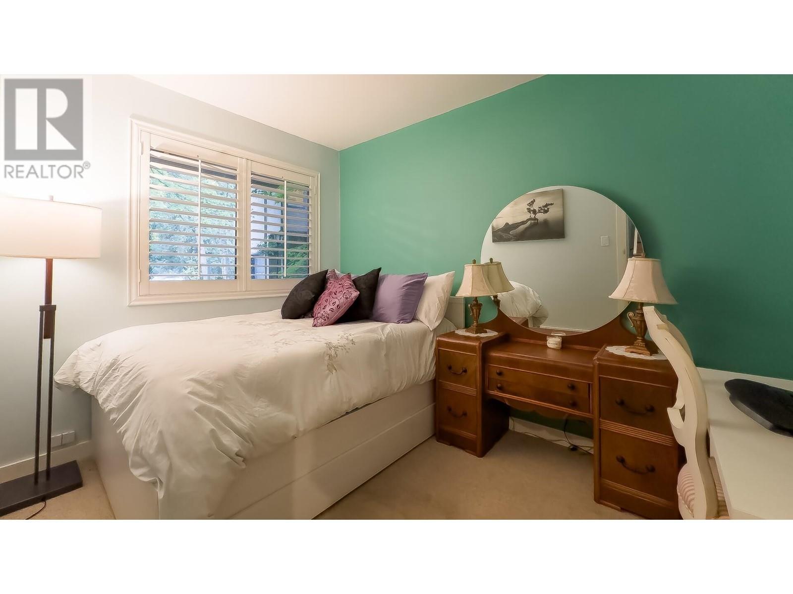 8531 Woodtrail Place, Burnaby, British Columbia  V5A 4A9 - Photo 18 - R2825002