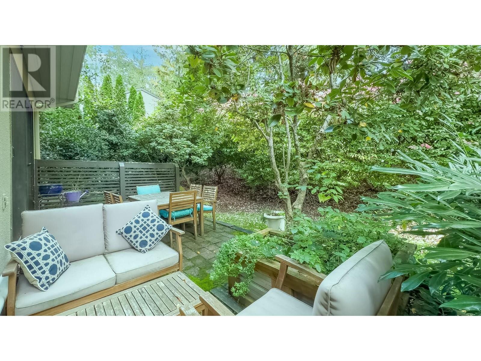 8531 Woodtrail Place, Burnaby, British Columbia  V5A 4A9 - Photo 16 - R2825002