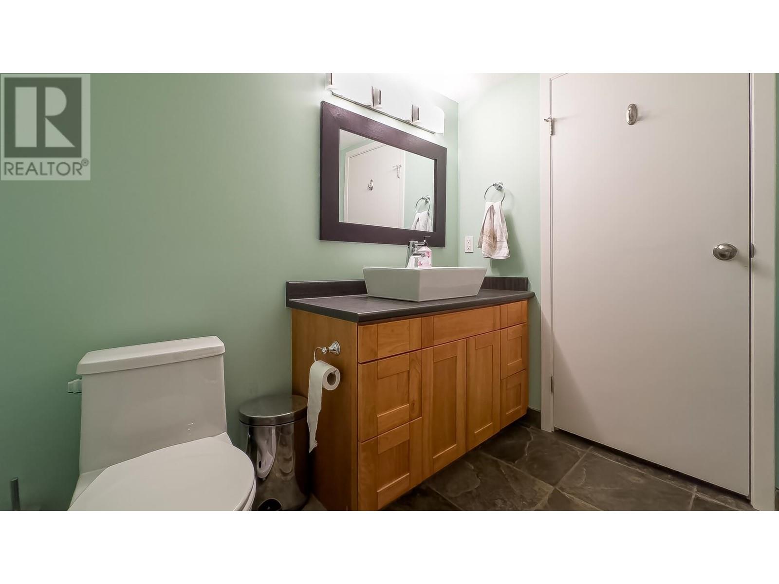 8531 Woodtrail Place, Burnaby, British Columbia  V5A 4A9 - Photo 20 - R2825002