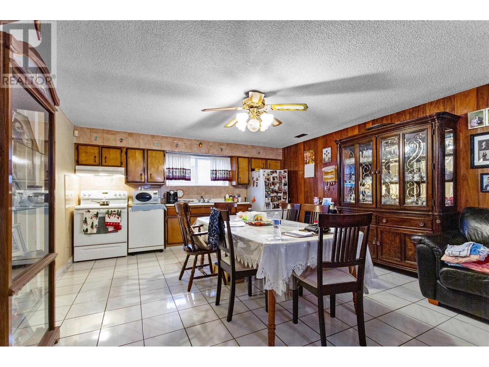 4917 Venables Street, Burnaby, British Columbia  V5B 1X8 - Photo 17 - R2826223