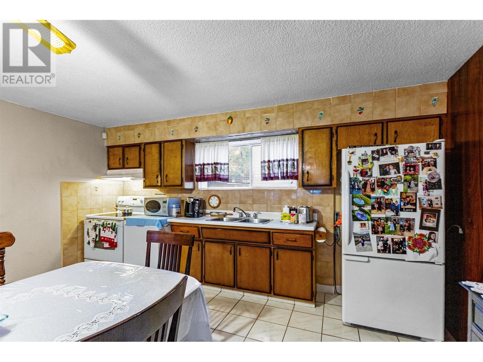 4917 Venables Street, Burnaby, British Columbia  V5B 1X8 - Photo 18 - R2826223