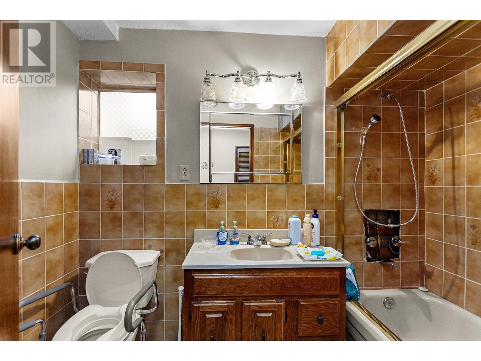 4917 Venables Street, Burnaby, British Columbia  V5B 1X8 - Photo 20 - R2826223