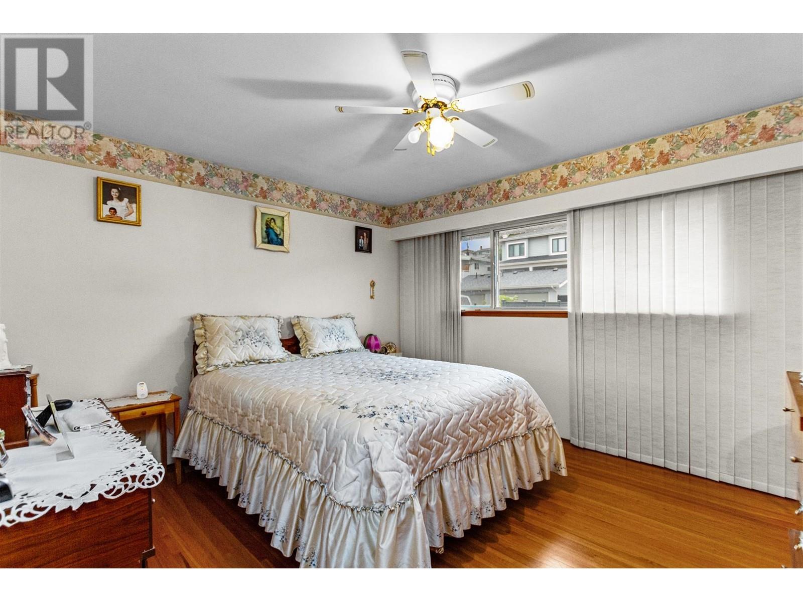 4917 Venables Street, Burnaby, British Columbia  V5B 1X8 - Photo 10 - R2826223