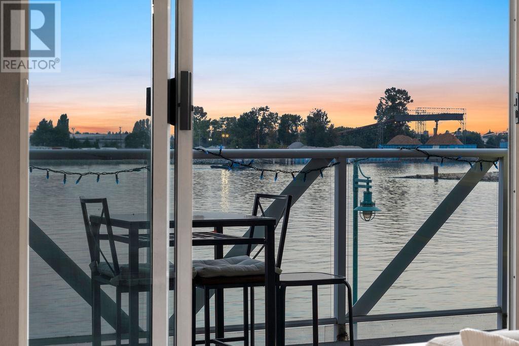 210 2020 Se Kent Avenue, Vancouver, British Columbia  V5P 4X1 - Photo 8 - R2819614