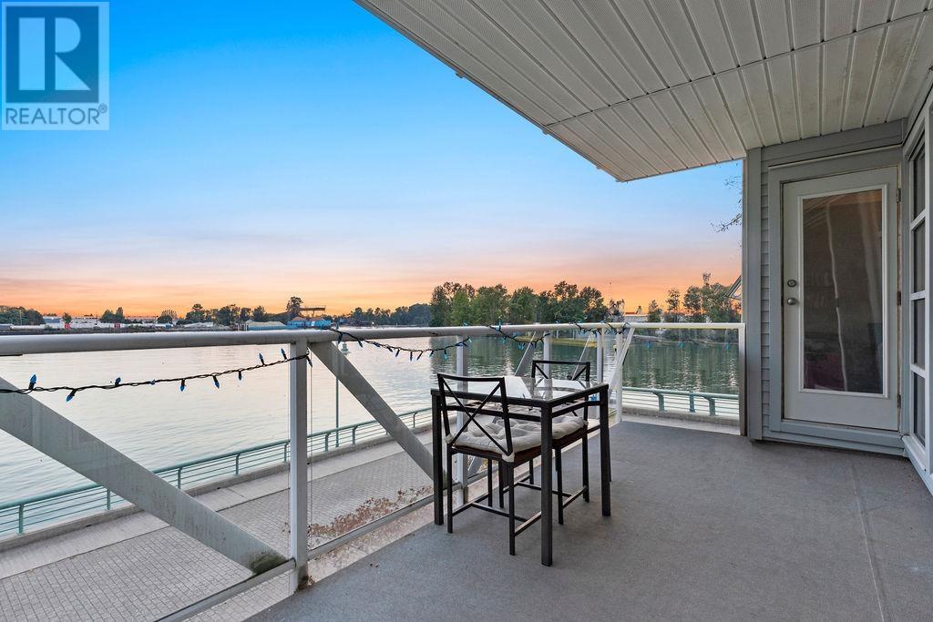 210 2020 Se Kent Avenue, Vancouver, British Columbia  V5P 4X1 - Photo 1 - R2819614