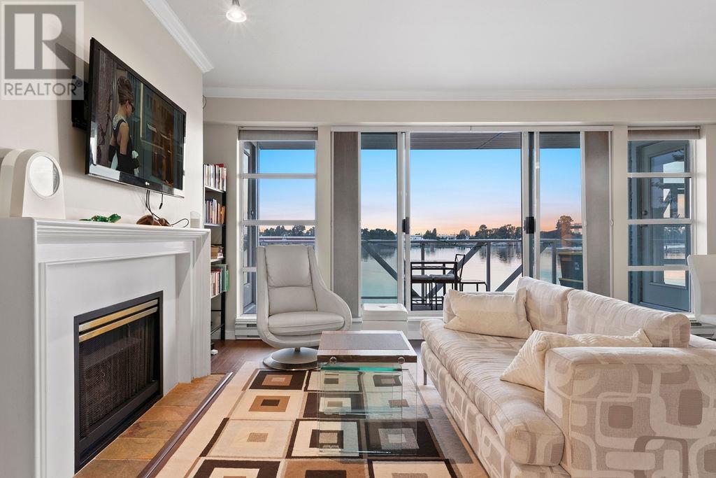 210 2020 Se Kent Avenue, Vancouver, British Columbia  V5P 4X1 - Photo 4 - R2819614