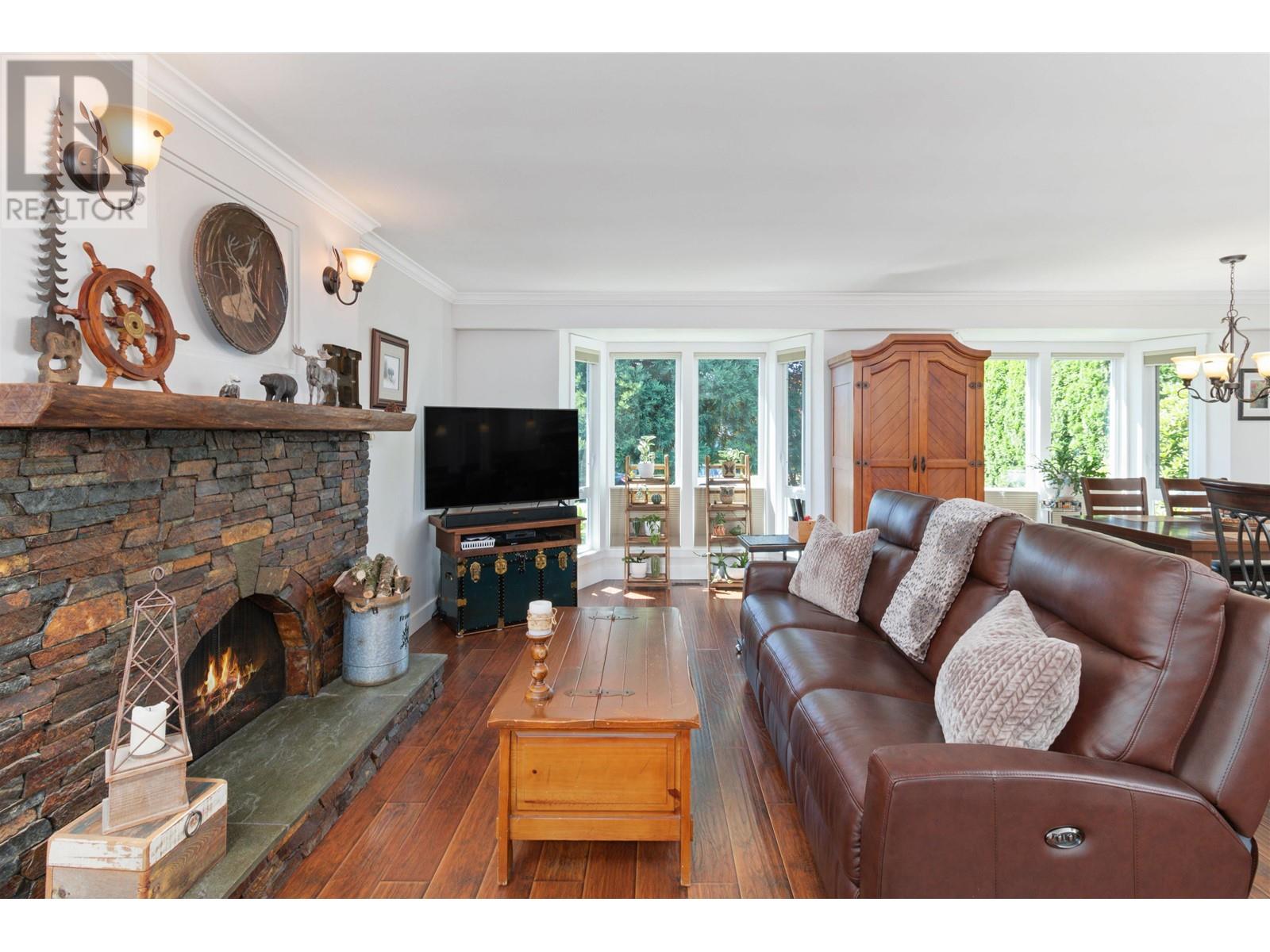 12048 189a Street, Pitt Meadows, British Columbia  V3Y 1W6 - Photo 10 - R2818103