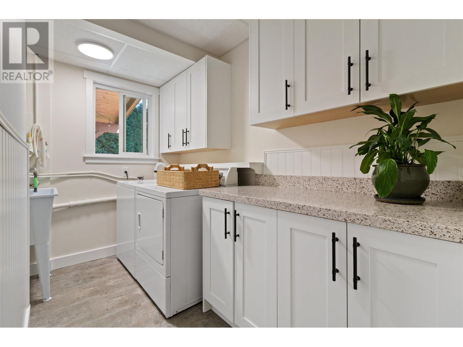 12048 189a Street, Pitt Meadows, British Columbia  V3Y 1W6 - Photo 24 - R2818103