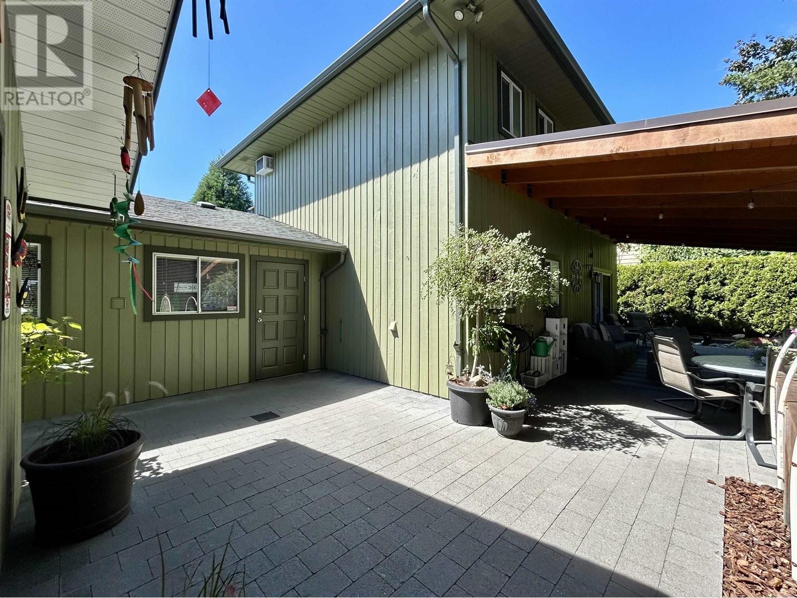 12048 189a Street, Pitt Meadows, British Columbia  V3Y 1W6 - Photo 25 - R2818103