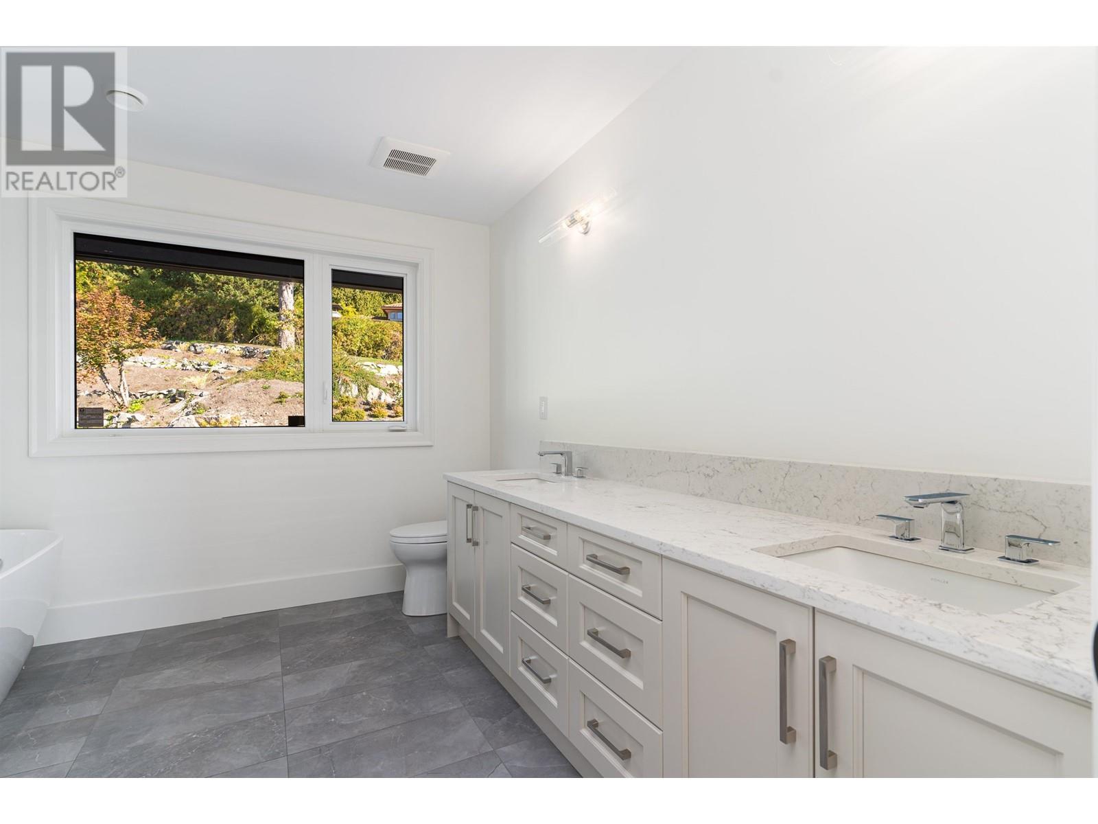 1138 Eyremount Drive, West Vancouver, British Columbia  V7S 2C5 - Photo 19 - R2824376