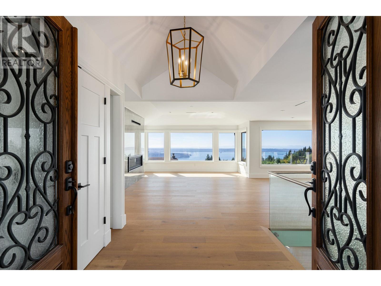 1138 Eyremount Drive, West Vancouver, British Columbia  V7S 2C5 - Photo 5 - R2824376