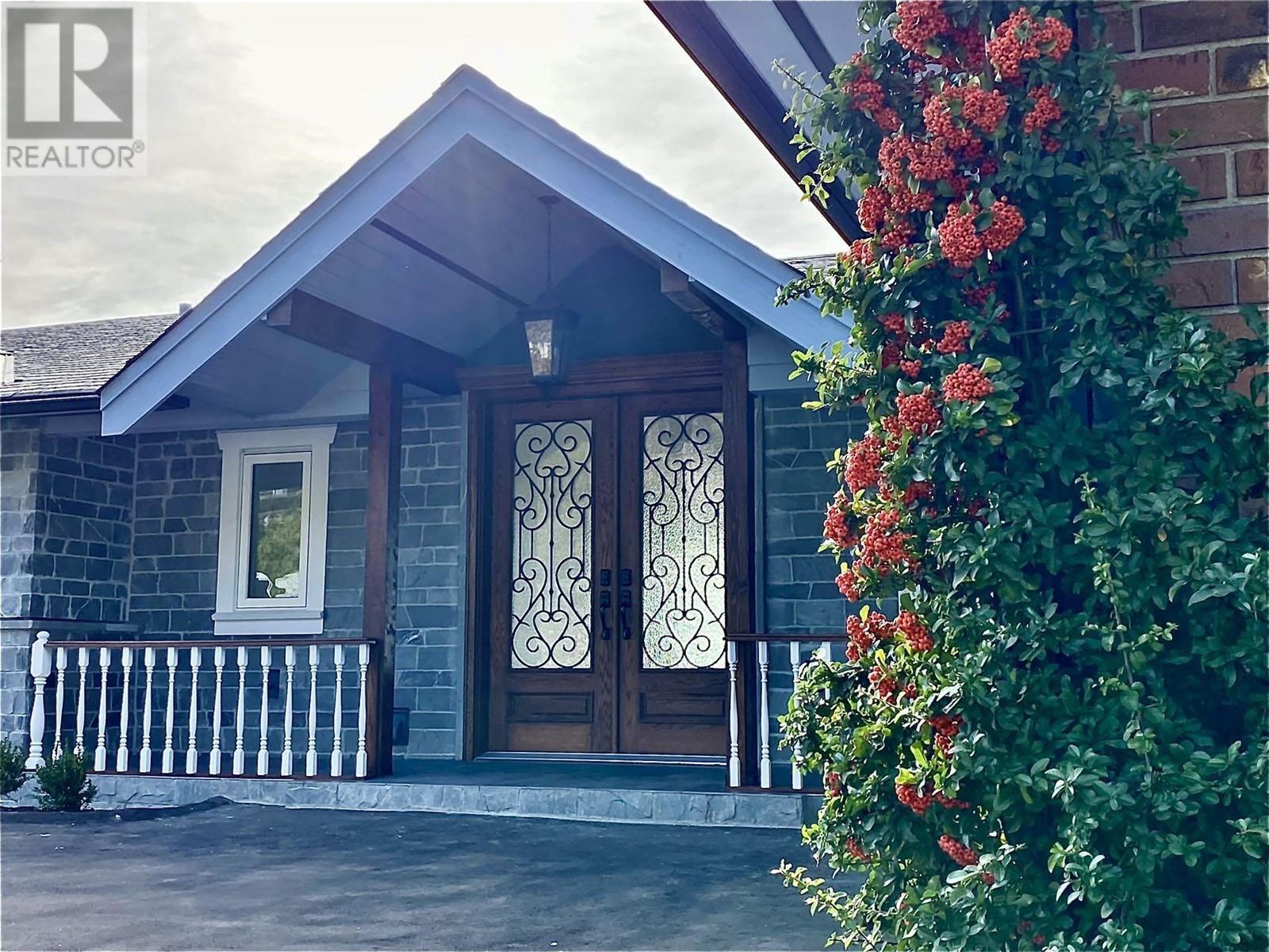 1138 Eyremount Drive, West Vancouver, British Columbia  V7S 2C5 - Photo 4 - R2824376
