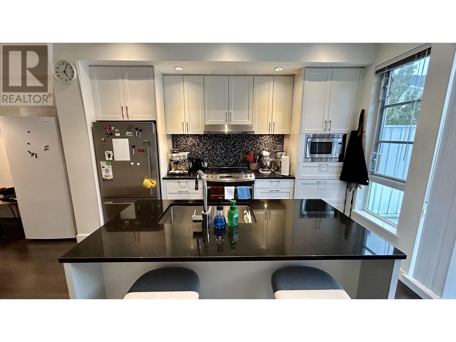 117 548 Foster Avenue, Coquitlam, British Columbia  V3J 0E2 - Photo 10 - R2819467