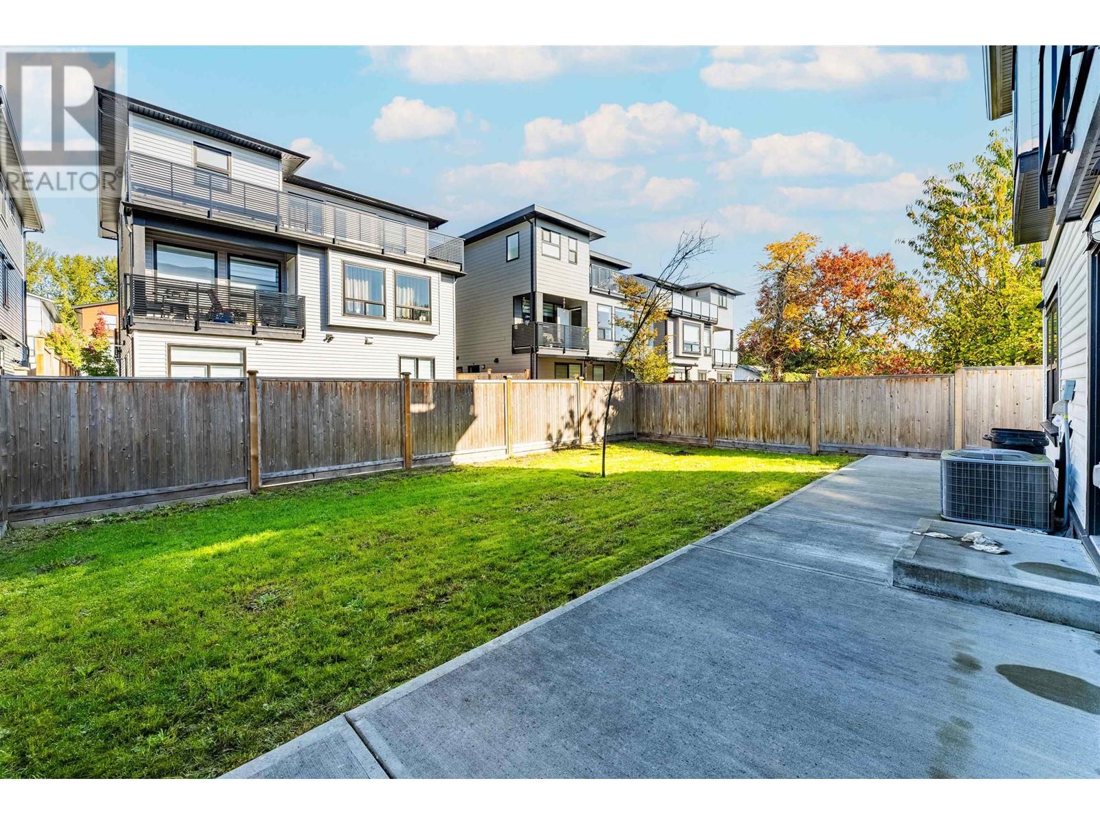 23065 117 Avenue, Maple Ridge, British Columbia  V2X 2K3 - Photo 4 - R2826379