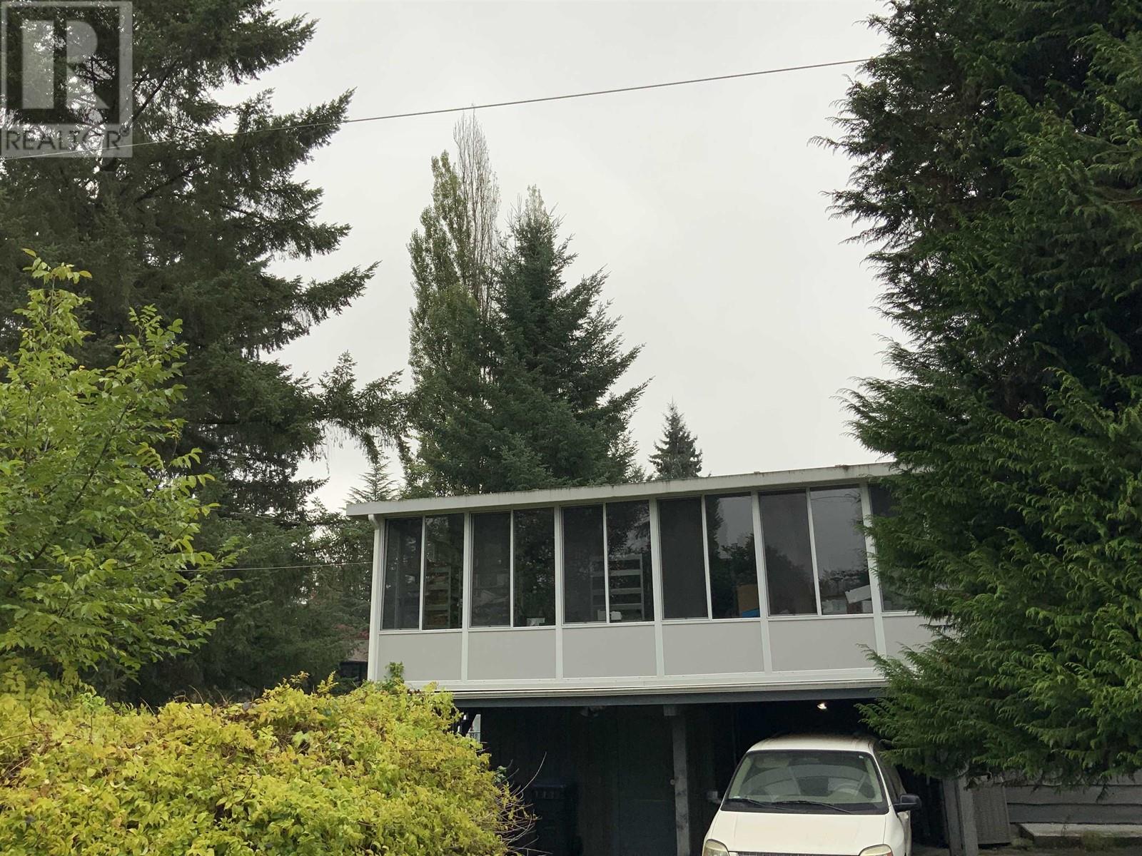 1033 Prairie Avenue, Port Coquitlam, British Columbia  V3B 1S3 - Photo 3 - R2826090