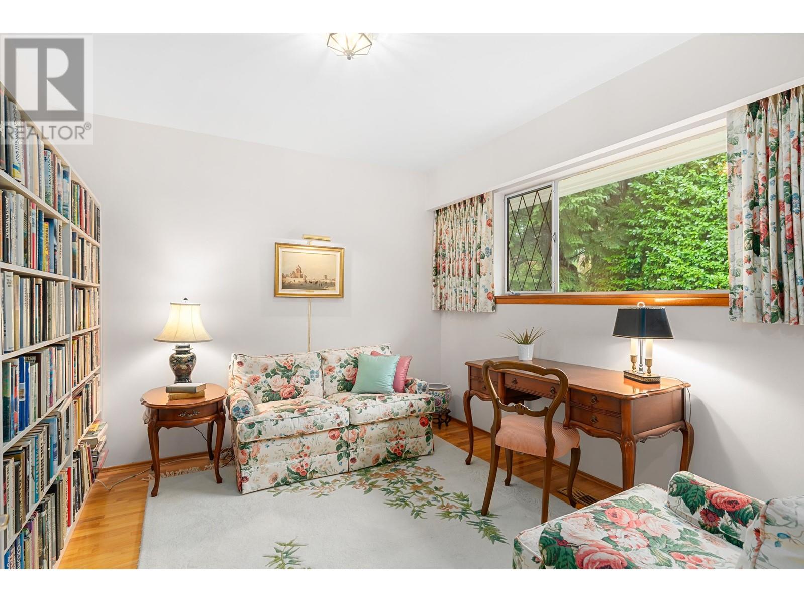 908 Belvedere Drive, North Vancouver, British Columbia  V7R 2B9 - Photo 12 - R2826683