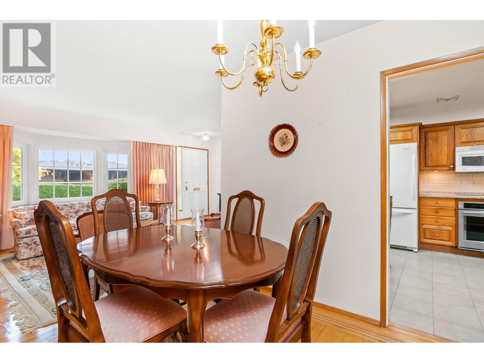 908 Belvedere Drive, North Vancouver, British Columbia  V7R 2B9 - Photo 4 - R2826683