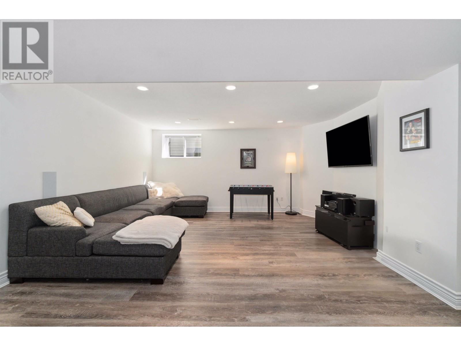 1722 Paddock Drive, Coquitlam, British Columbia  V3E 3N8 - Photo 20 - R2816827