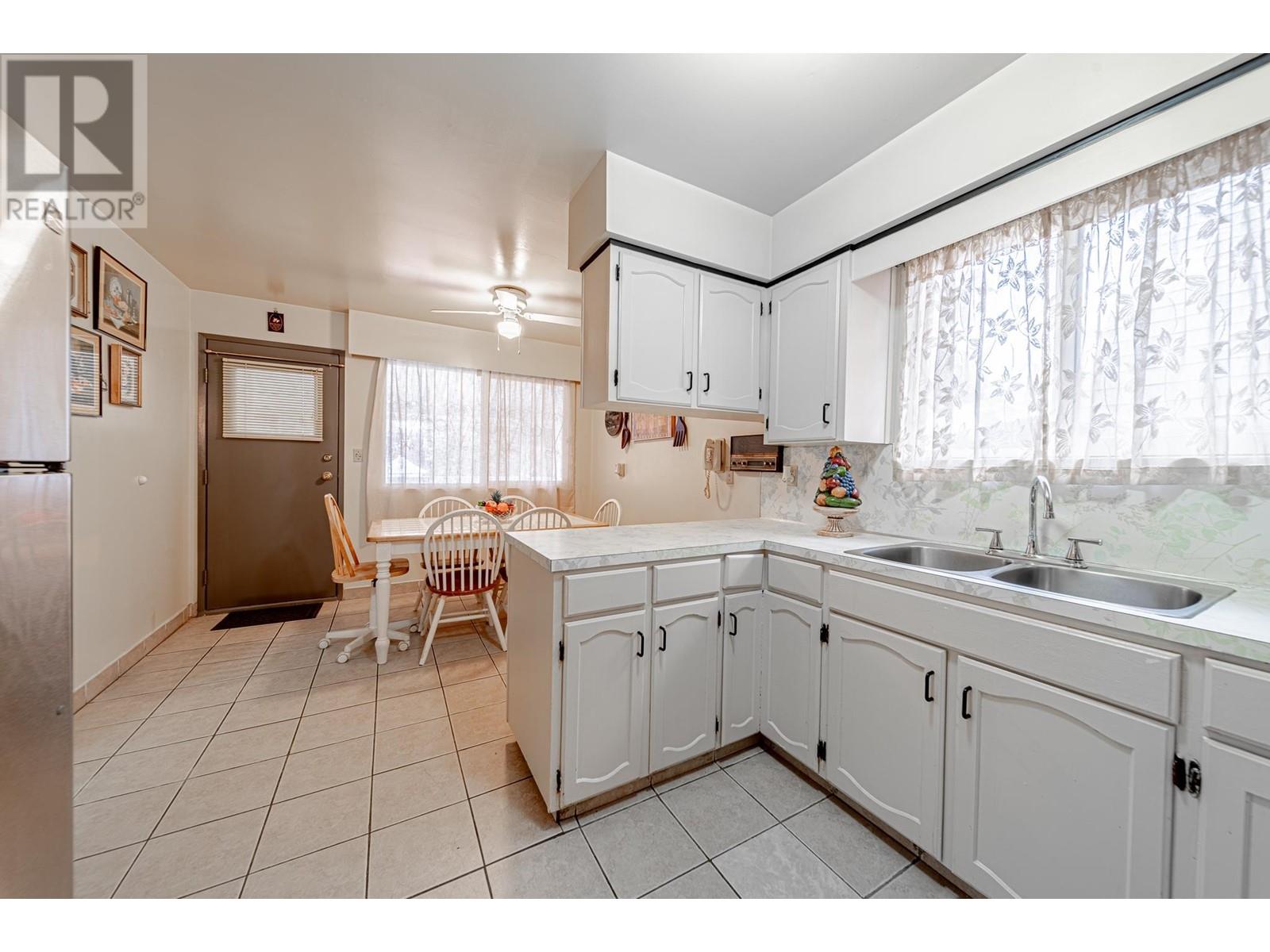 1966 E Georgia Street, Vancouver, British Columbia  V5L 2B8 - Photo 8 - R2825069