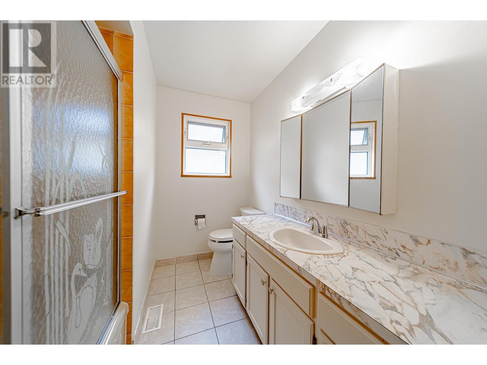 1966 E Georgia Street, Vancouver, British Columbia  V5L 2B8 - Photo 12 - R2825069