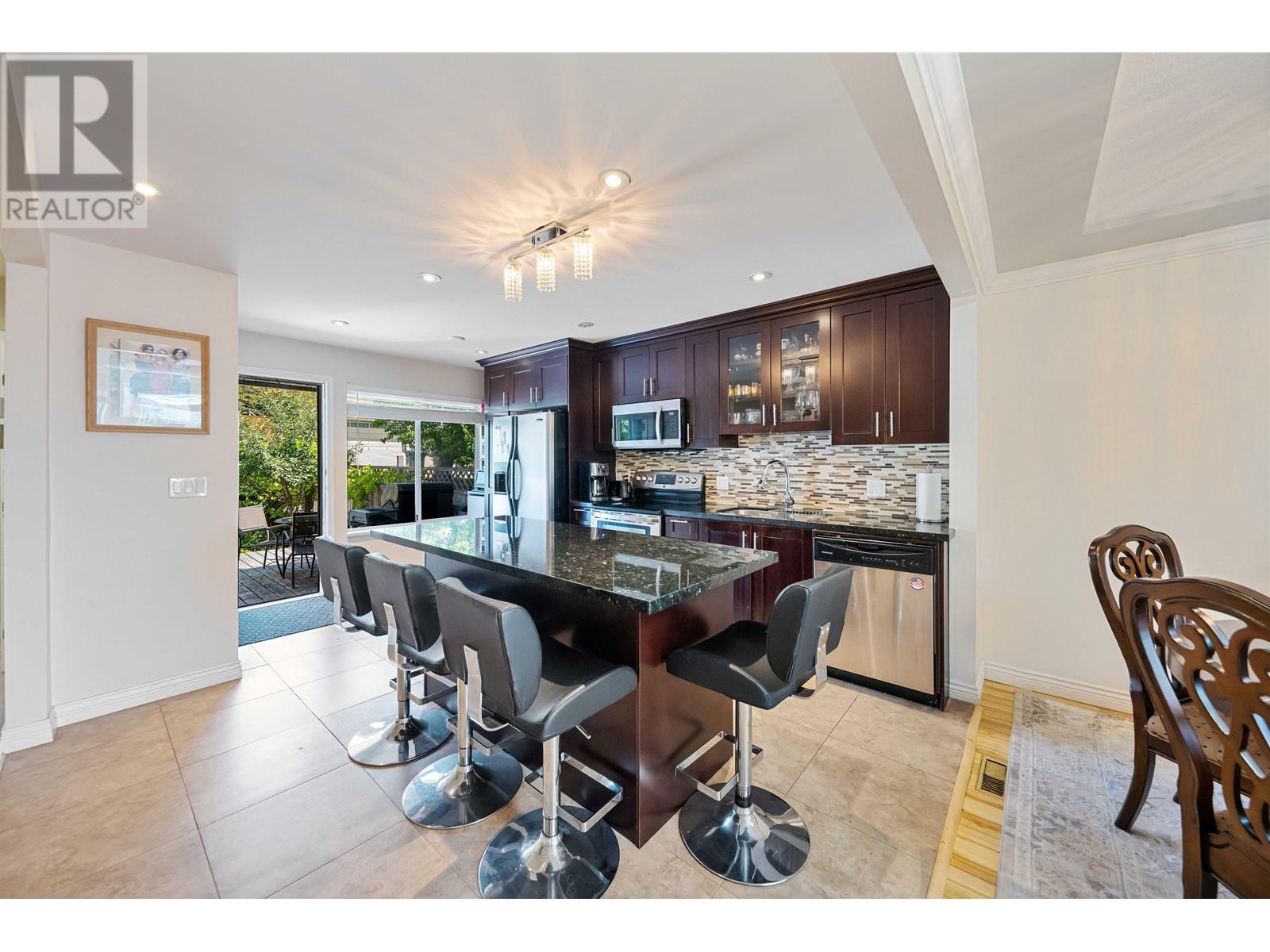 1059 Delestre Avenue, Coquitlam, British Columbia  V3K 2H1 - Photo 10 - R2825703