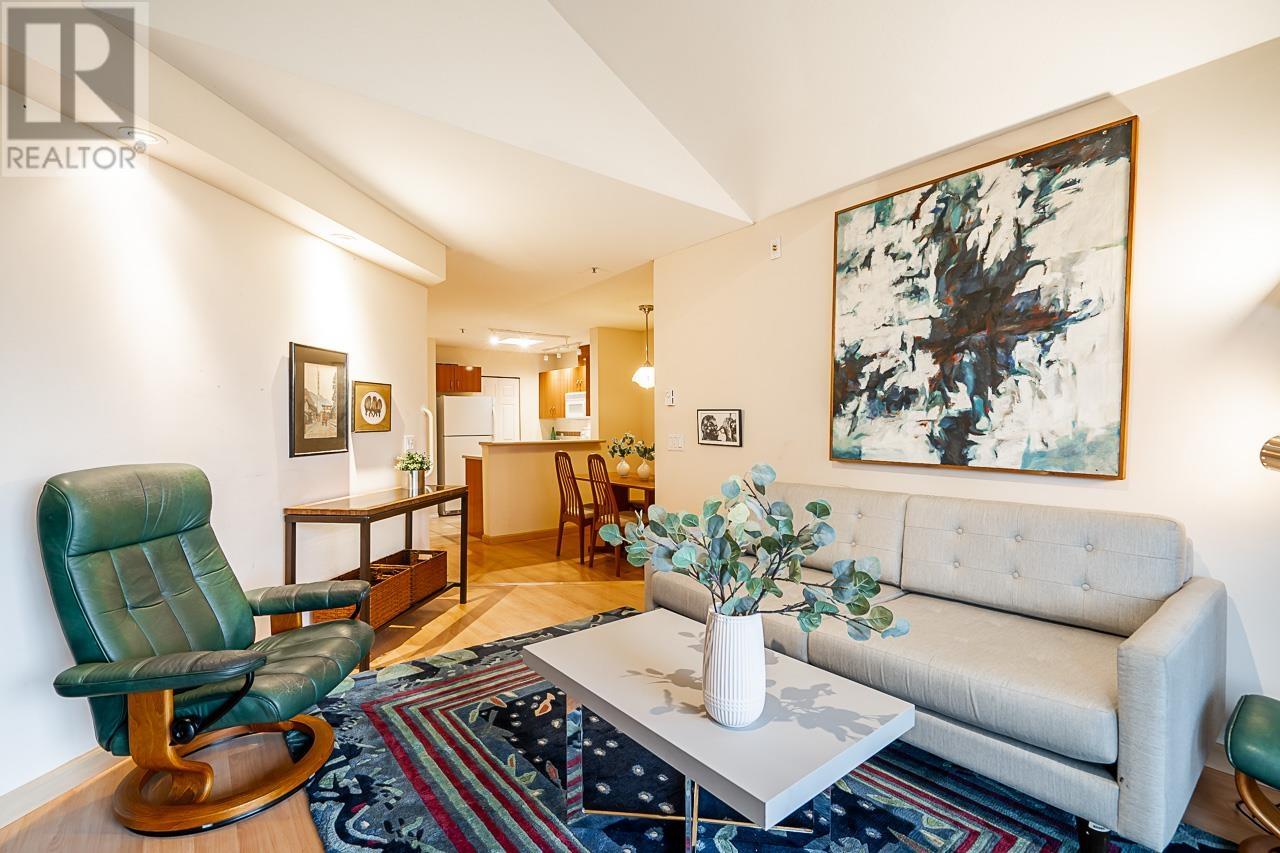 404 155 E 3rd Street, North Vancouver, British Columbia  V7L 1E5 - Photo 10 - R2826735