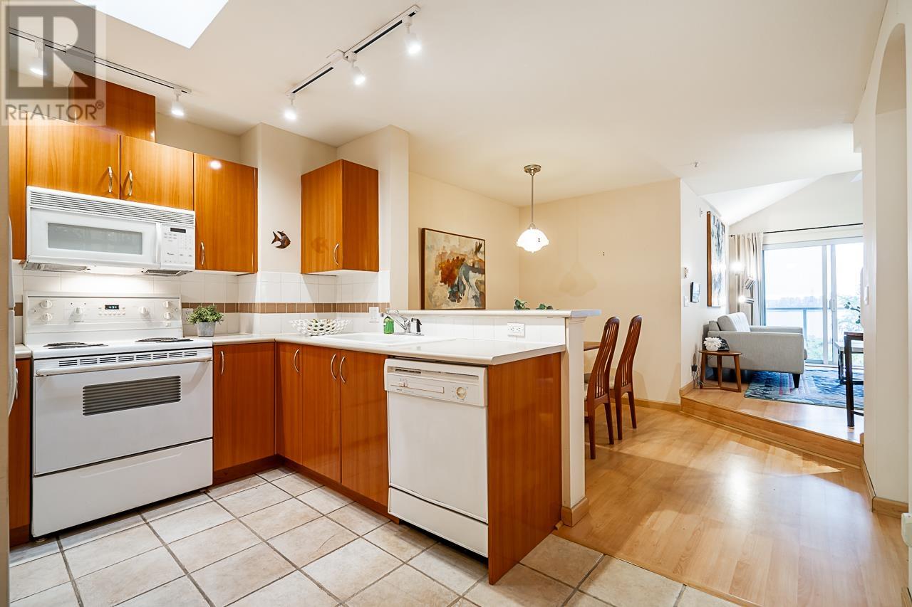 404 155 E 3rd Street, North Vancouver, British Columbia  V7L 1E5 - Photo 11 - R2826735