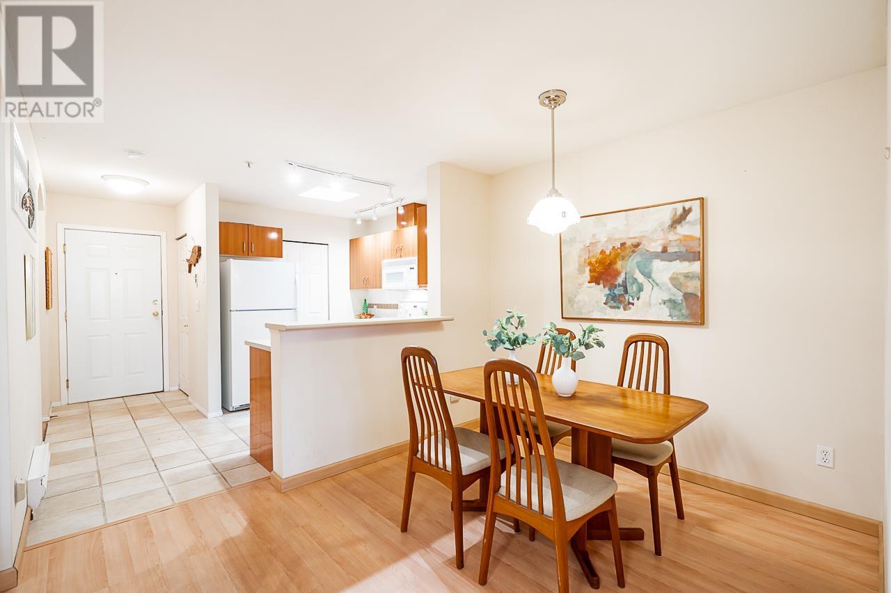 404 155 E 3rd Street, North Vancouver, British Columbia  V7L 1E5 - Photo 13 - R2826735