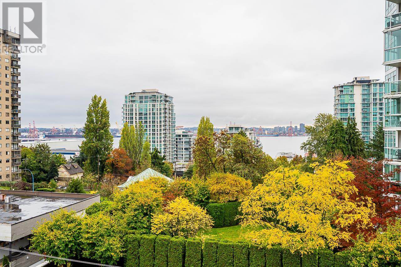 404 155 E 3rd Street, North Vancouver, British Columbia  V7L 1E5 - Photo 2 - R2826735