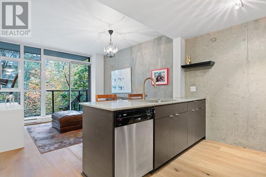 305 988 RICHARDS STREET, vancouver, British Columbia