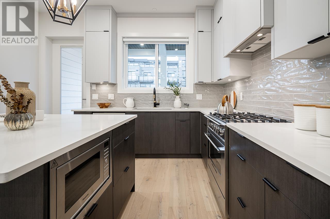 3041 School Avenue, Vancouver, British Columbia  V5R 5M6 - Photo 9 - R2826109