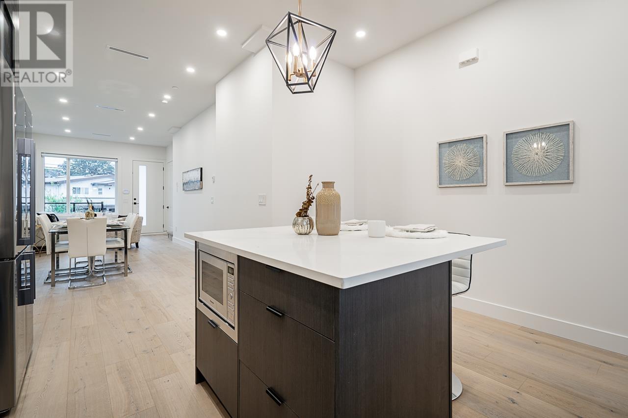 3041 School Avenue, Vancouver, British Columbia  V5R 5M6 - Photo 10 - R2826109