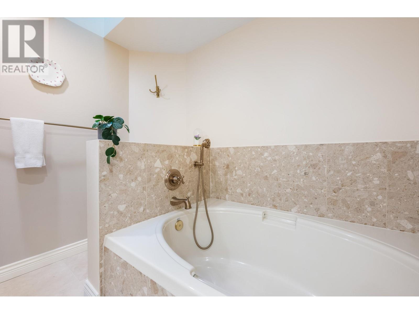 101 2455 S Bellevue Avenue, West Vancouver, British Columbia  V7V 1E1 - Photo 21 - R2809679
