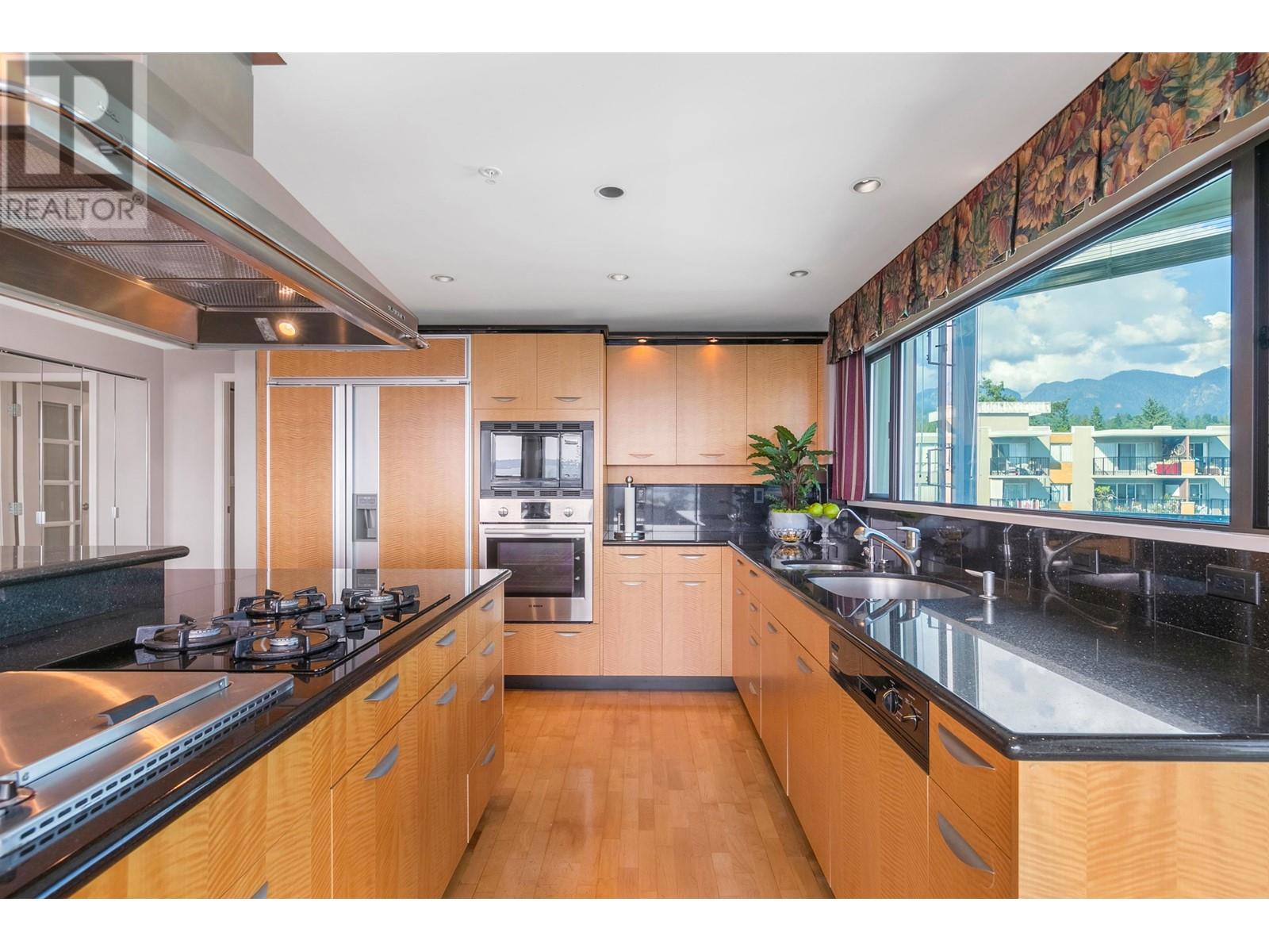 600 1689 Duchess Avenue, West Vancouver, British Columbia  V7V 1P7 - Photo 6 - R2814072