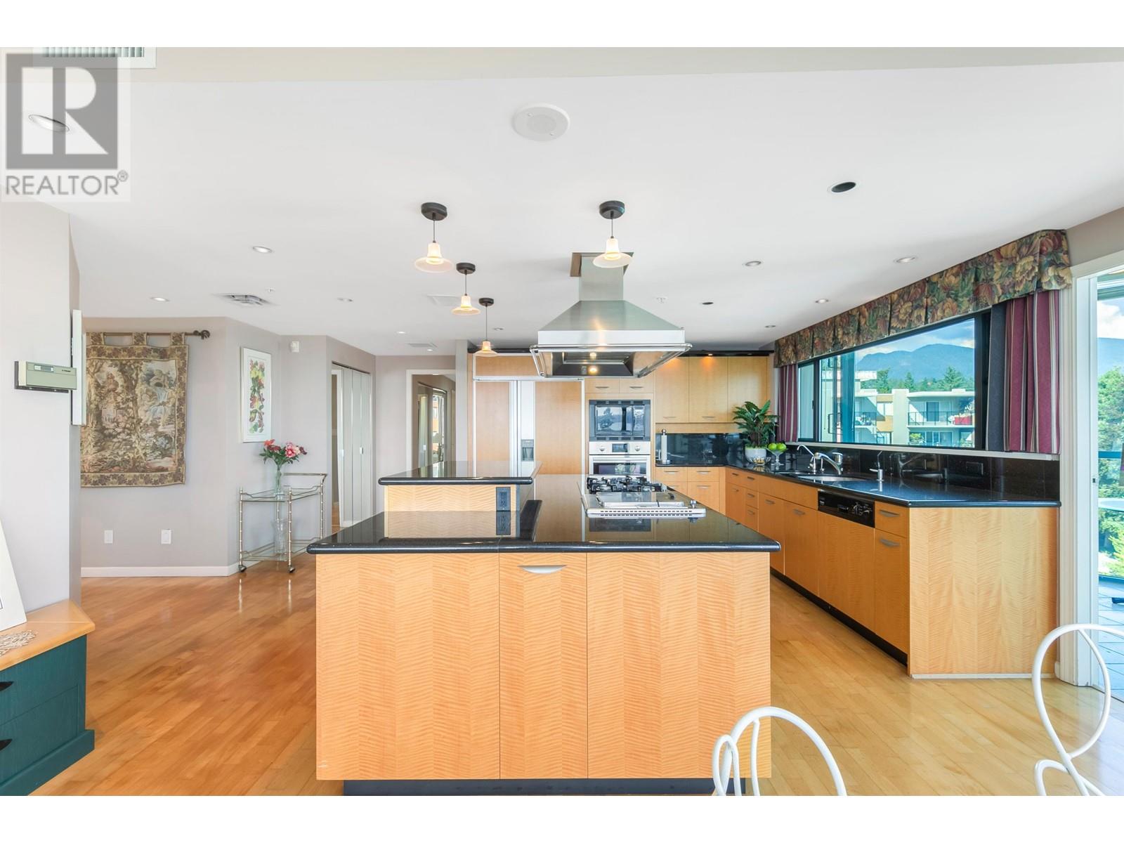 600 1689 Duchess Avenue, West Vancouver, British Columbia  V7V 1P7 - Photo 7 - R2814072