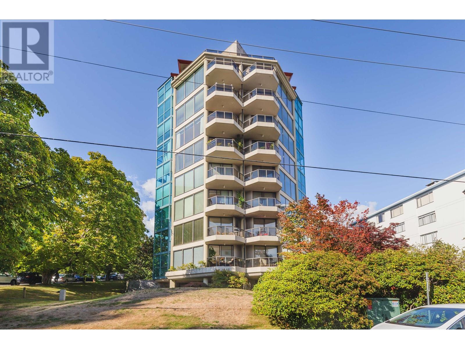 600 1689 Duchess Avenue, West Vancouver, British Columbia  V7V 1P7 - Photo 2 - R2814072