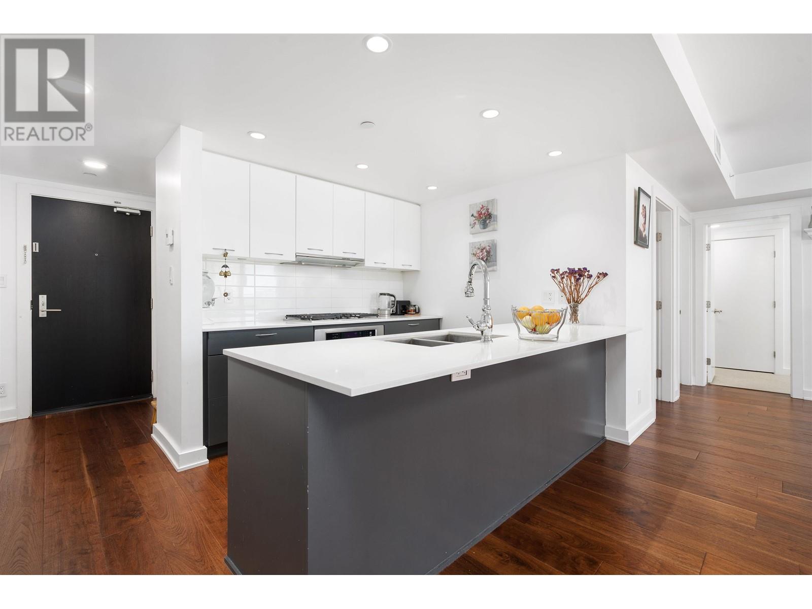902 1372 Seymour Street, Vancouver, British Columbia  V6Z 2P7 - Photo 2 - R2824400