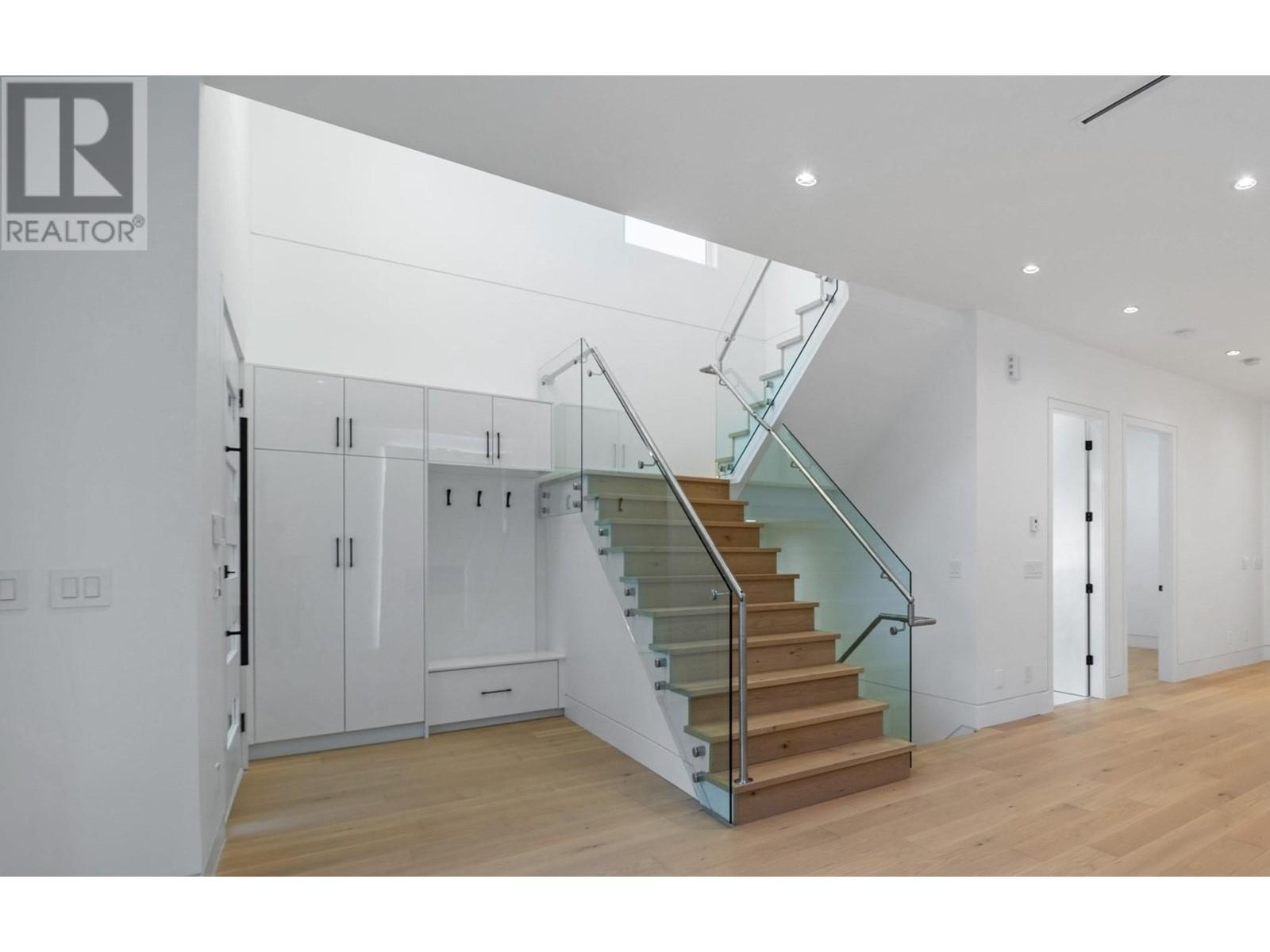 4346 Pender Street, Burnaby, British Columbia  V5C 2M6 - Photo 2 - R2823472