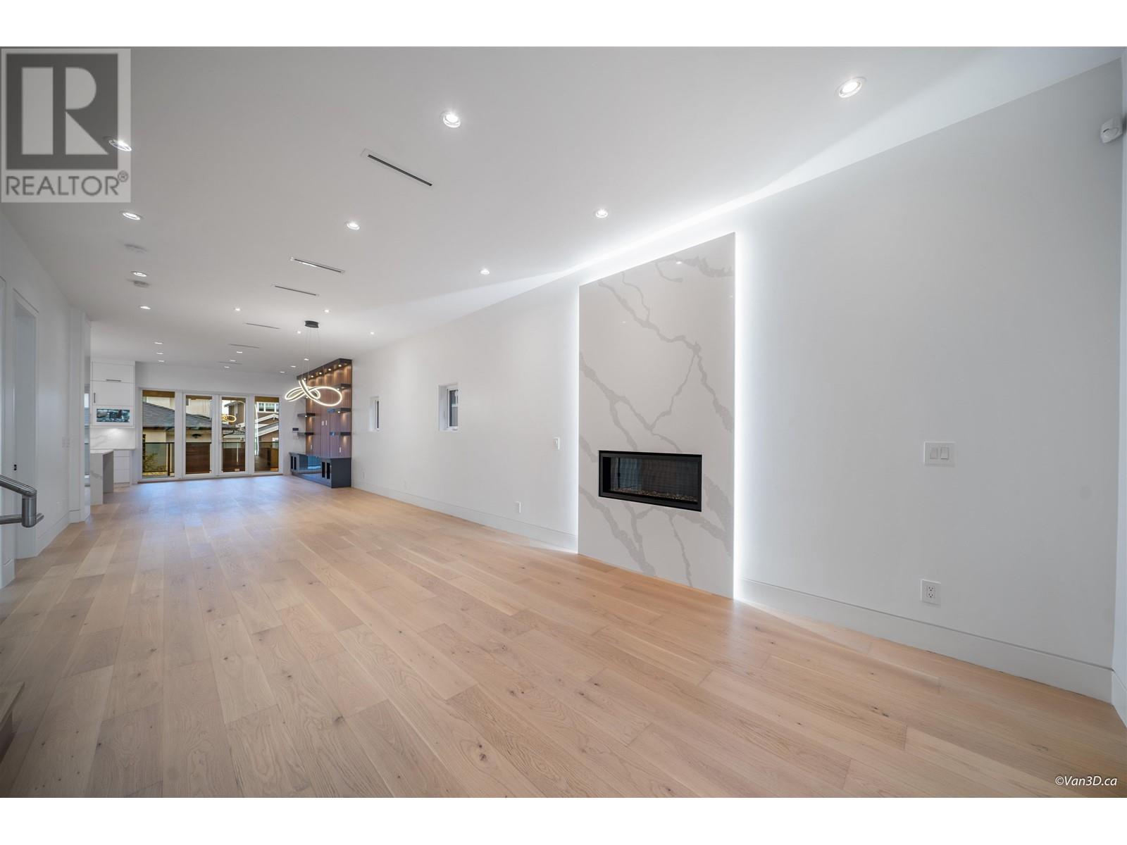 4346 Pender Street, Burnaby, British Columbia  V5C 2M6 - Photo 3 - R2823472