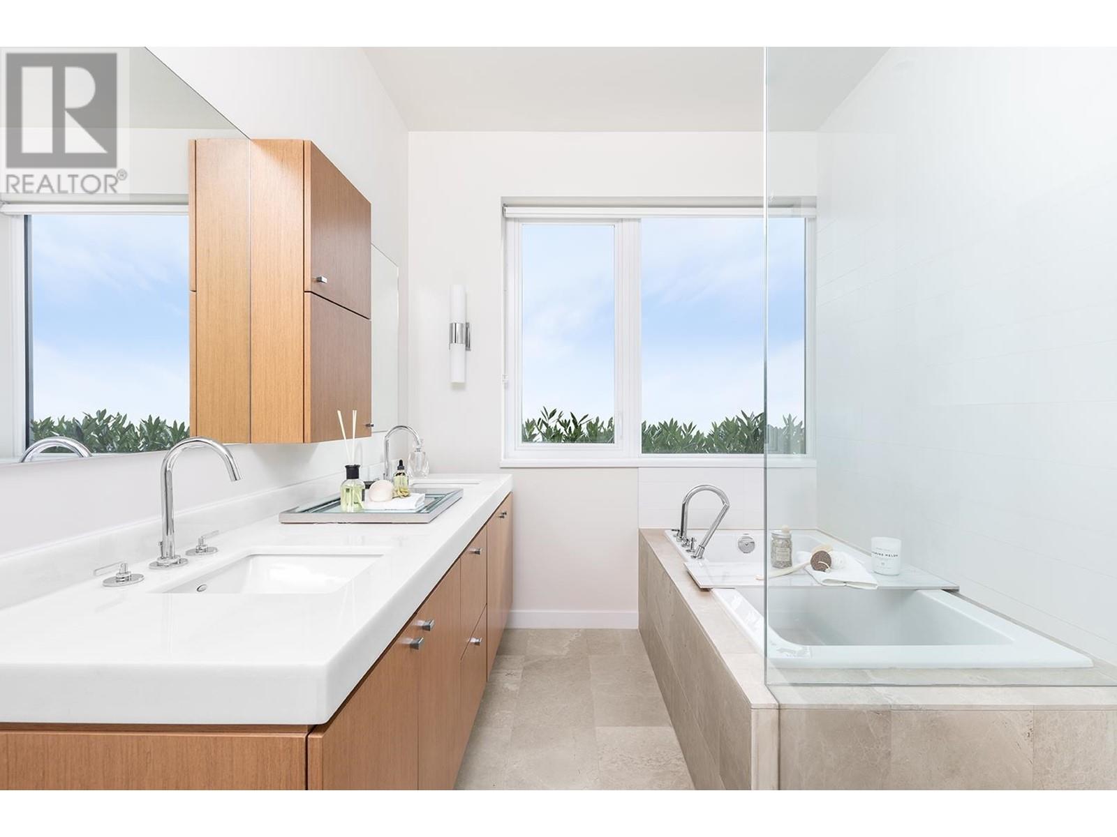 701 768 Arthur Erickson Place, West Vancouver, British Columbia  V7T 0B6 - Photo 23 - R2826751