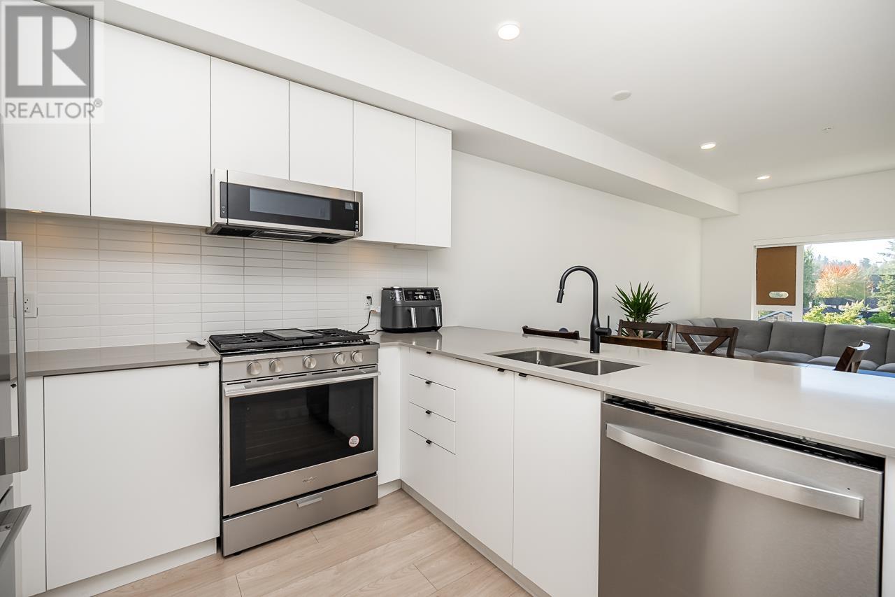 311 2345 RINDALL AVENUE, port coquitlam, British Columbia