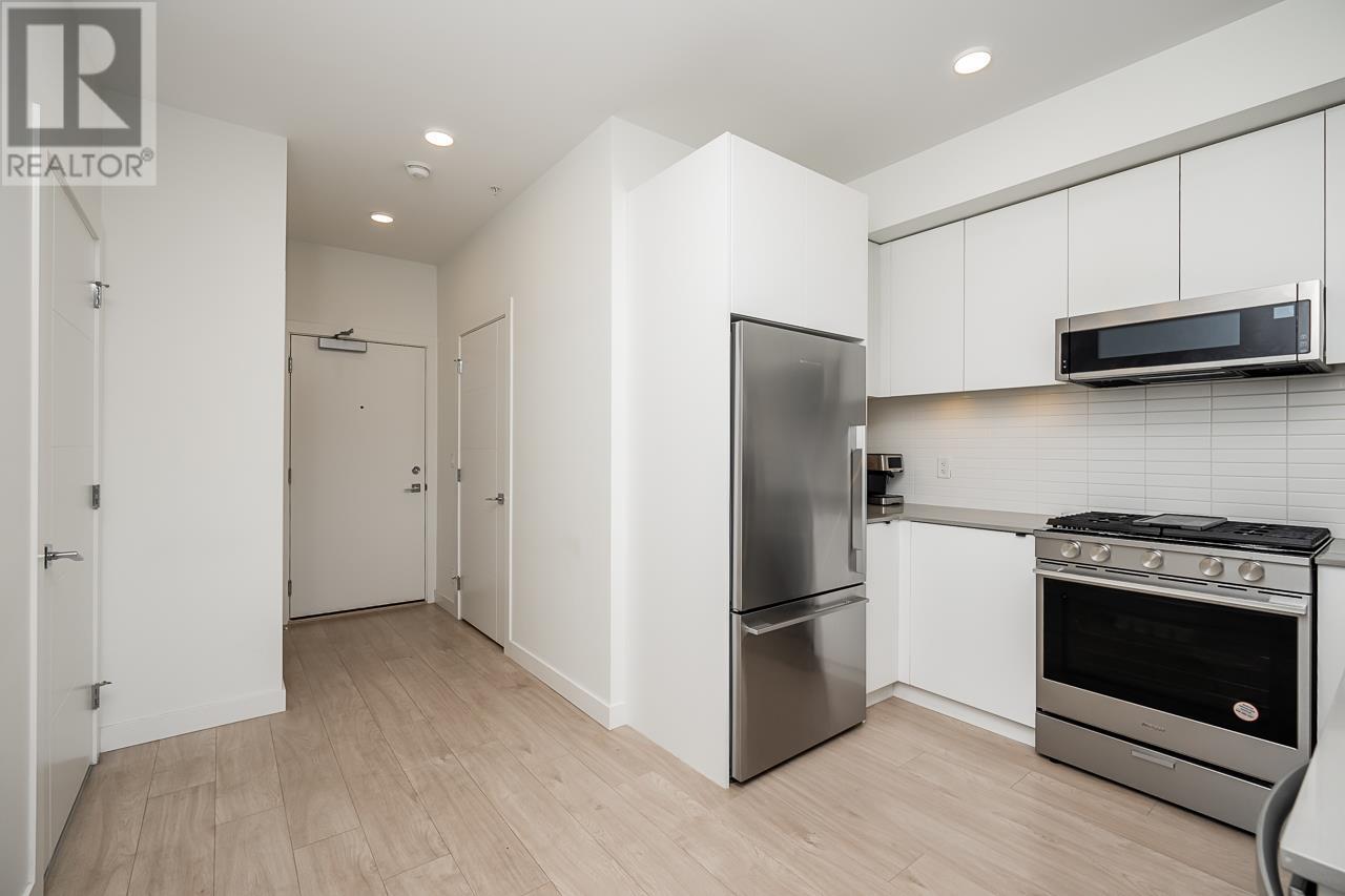 311 2345 Rindall Avenue, Port Coquitlam, British Columbia  V3C 1V3 - Photo 2 - R2826845