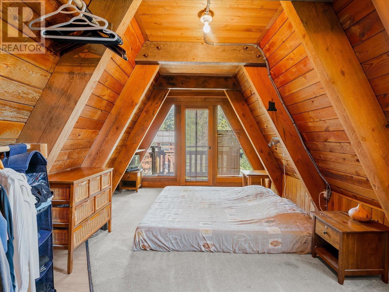 1465 Laburnum Street, Pemberton, British Columbia  V0N 2L0 - Photo 12 - R2804933