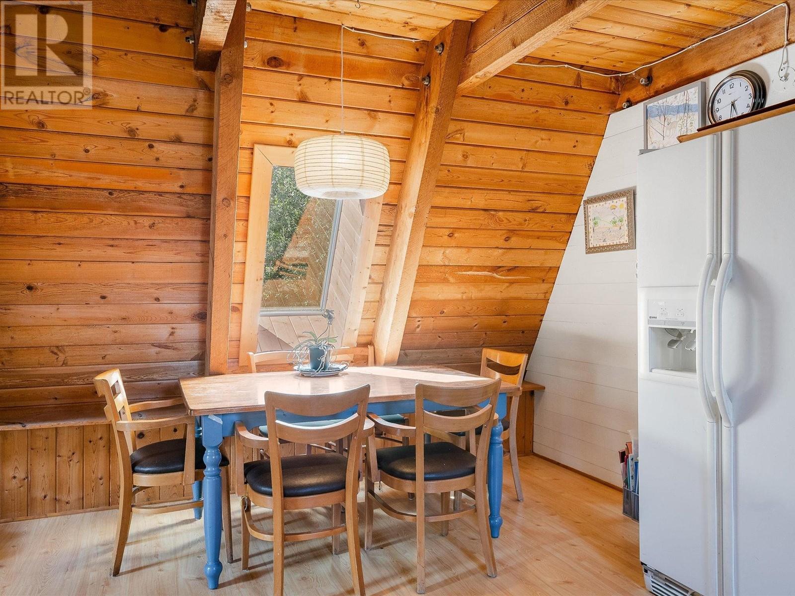 1465 Laburnum Street, Pemberton, British Columbia  V0N 2L0 - Photo 8 - R2804933
