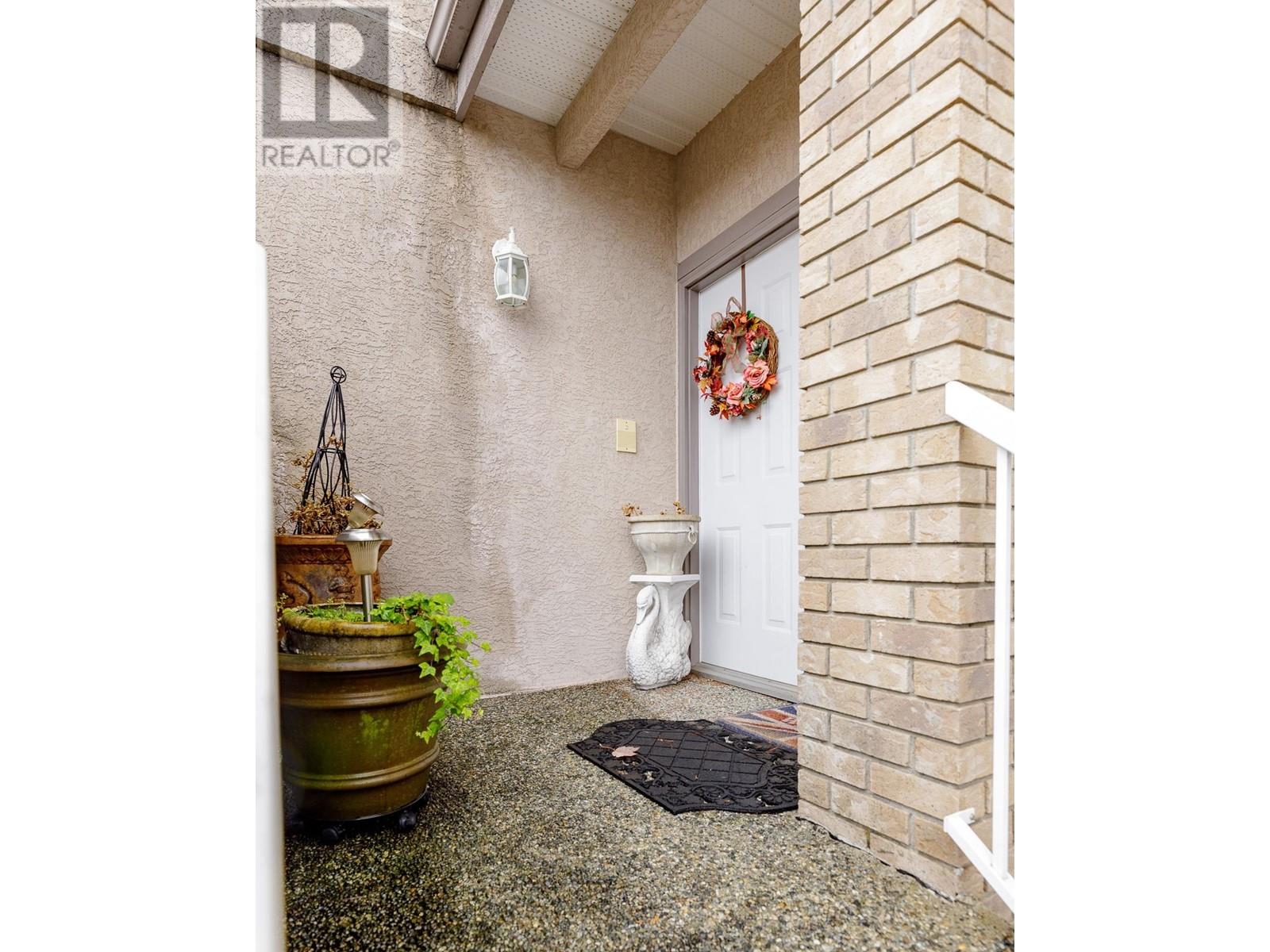 2927 Pinetree Close, Coquitlam, British Columbia  V3E 2Z5 - Photo 2 - R2826787