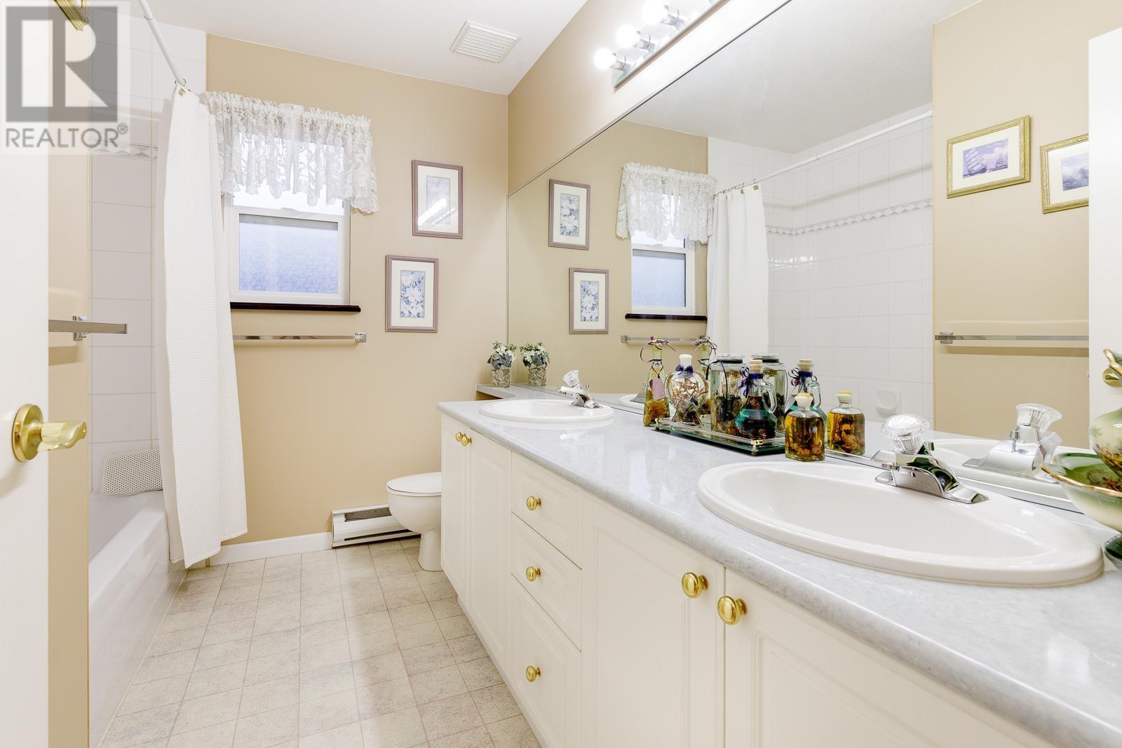 2927 Pinetree Close, Coquitlam, British Columbia  V3E 2Z5 - Photo 31 - R2826787