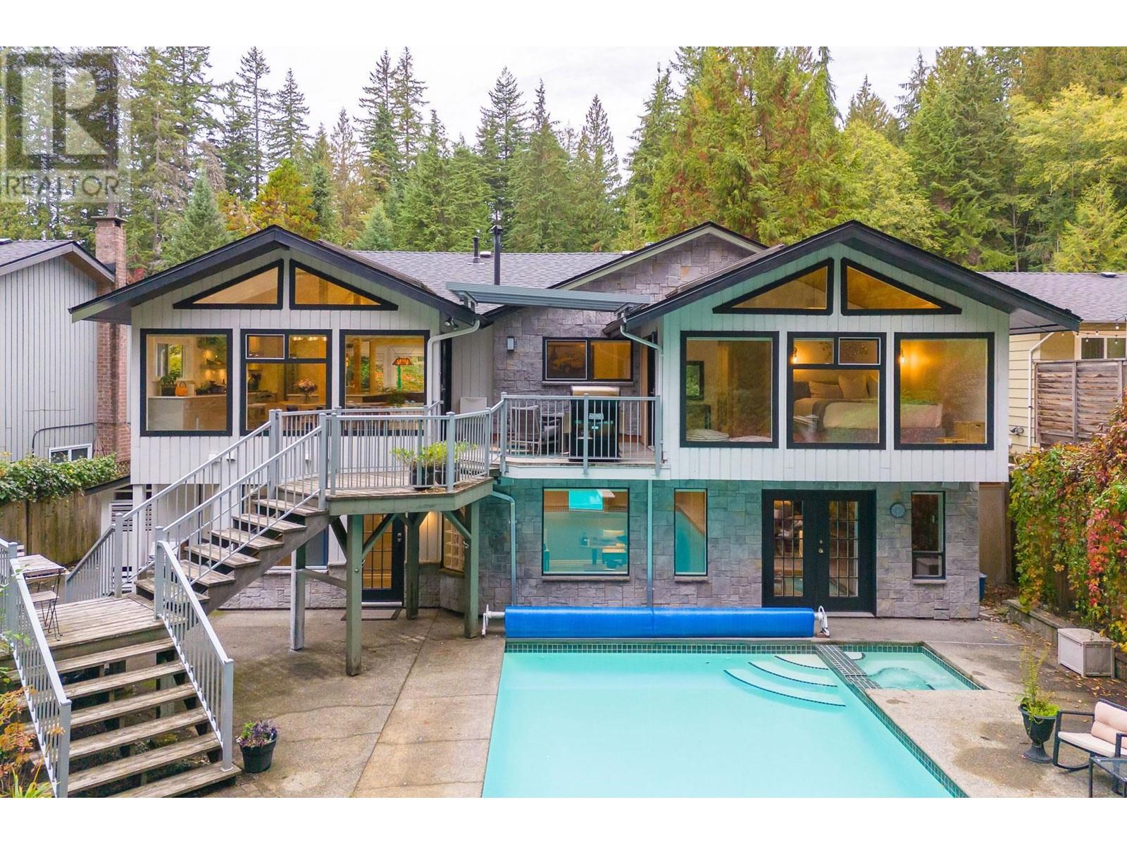 2529 HYANNIS POINT, north vancouver, British Columbia